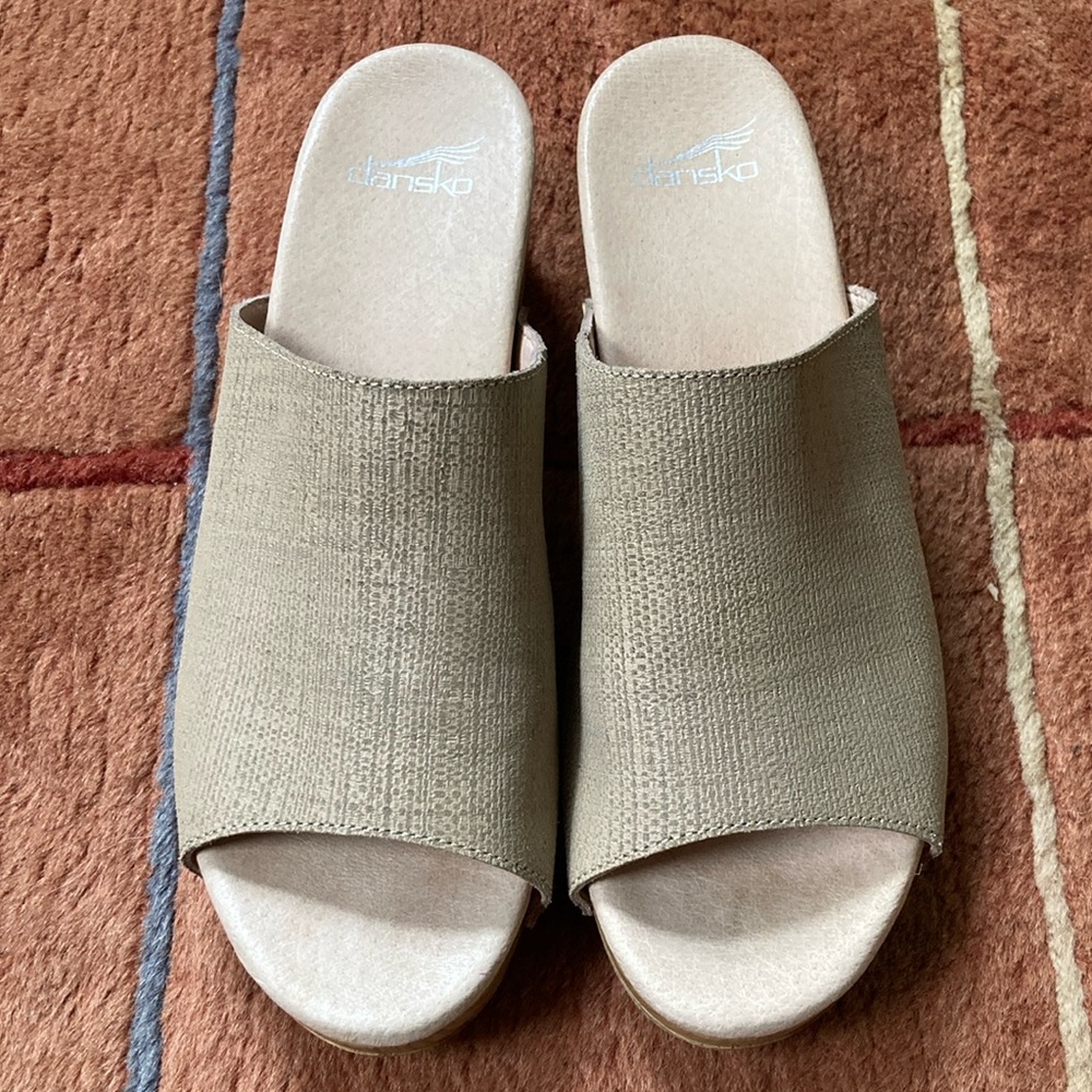Dansko size 42
